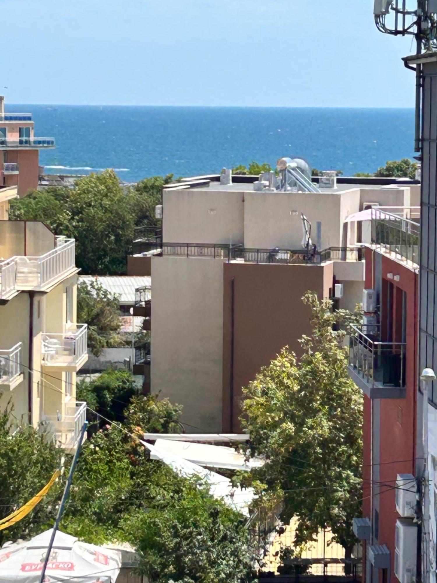 Голям Апартамент С Прекрасна Гледка Кьм Морето Ravda Exterior foto
